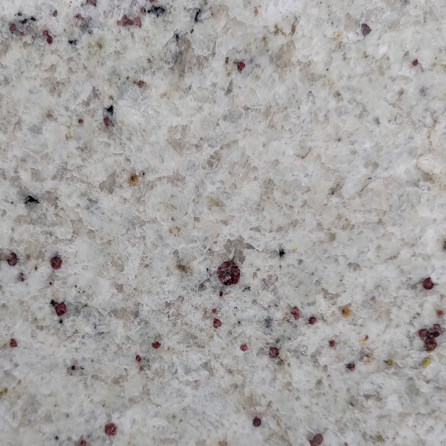 Biały granit Alabaster