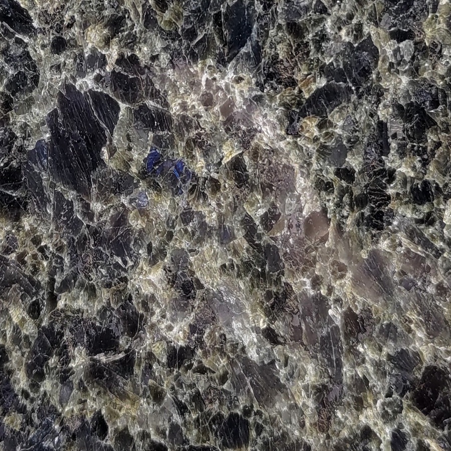 Czarno-zielony granit z niebieskimi minerałami Blue In The Night