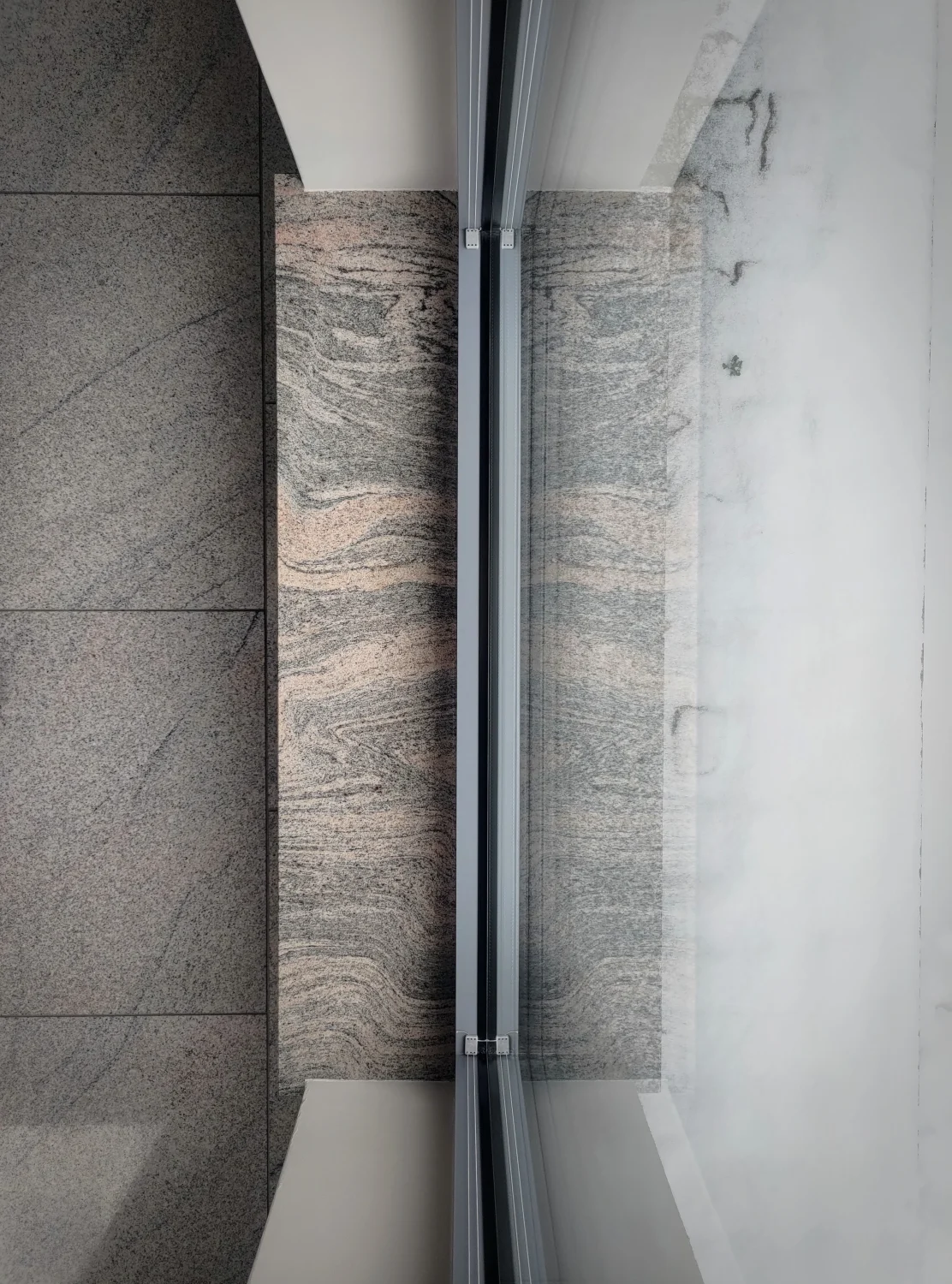 Parapet granitowy wewnętrzny