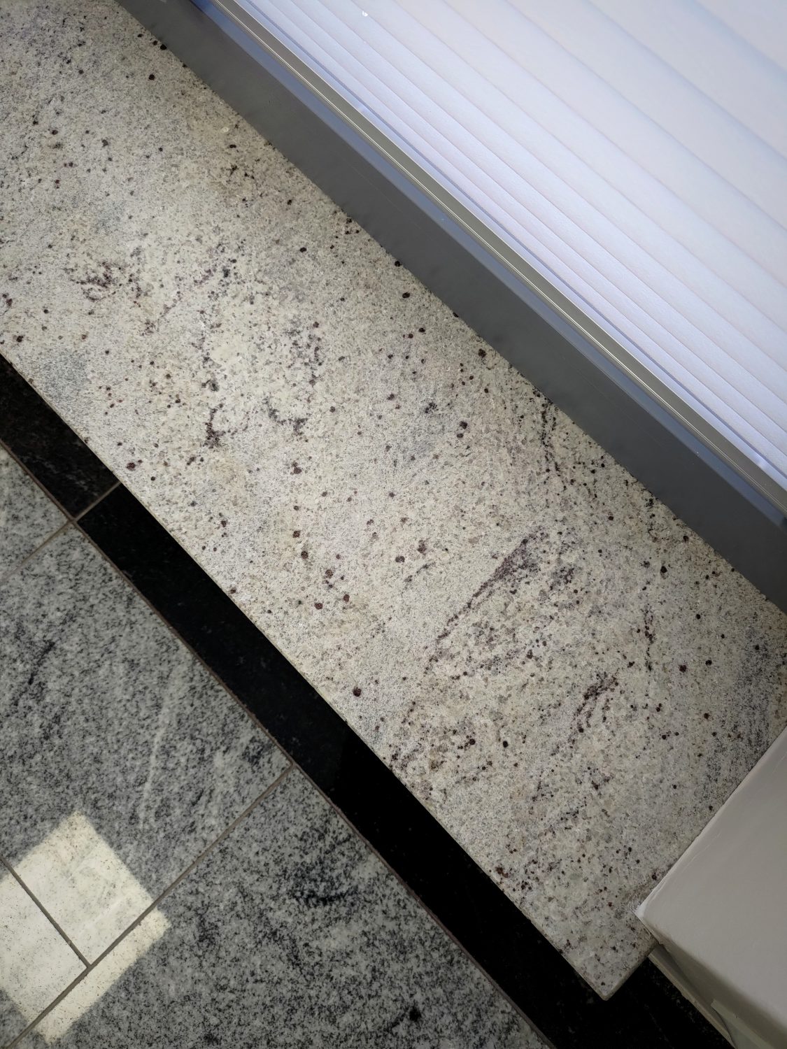 Parapet granitowy wewnętrzny