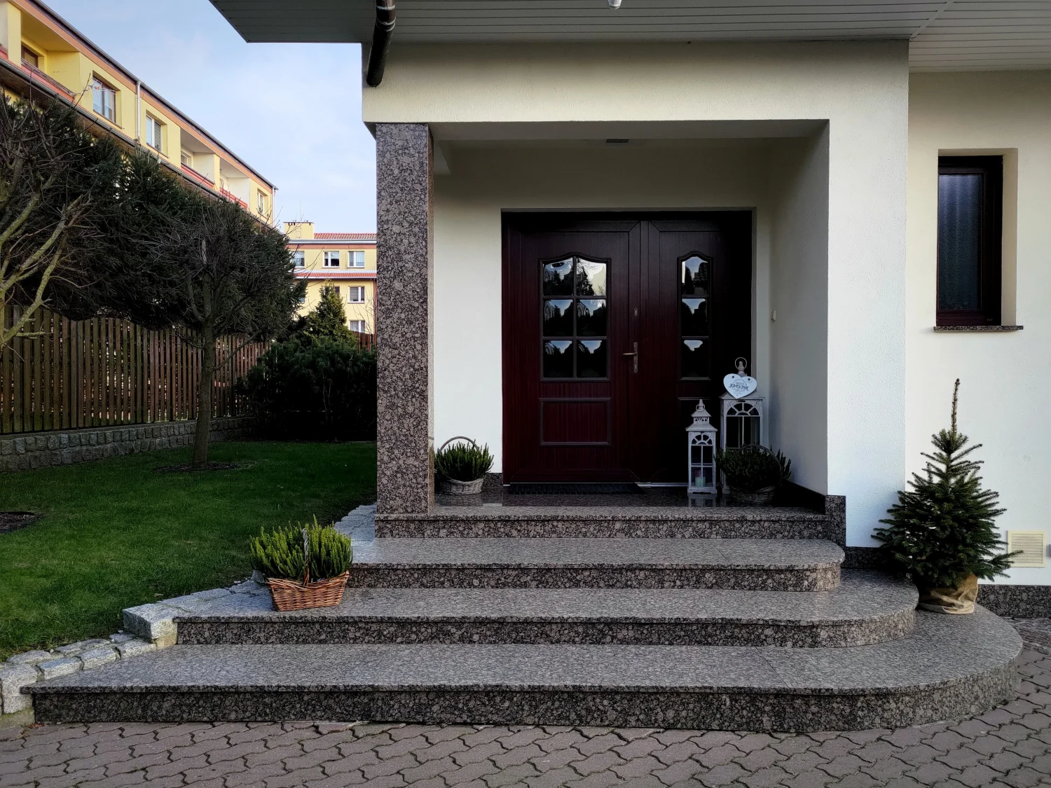 Schody granitowe zewnętrzne Baltic Brown
