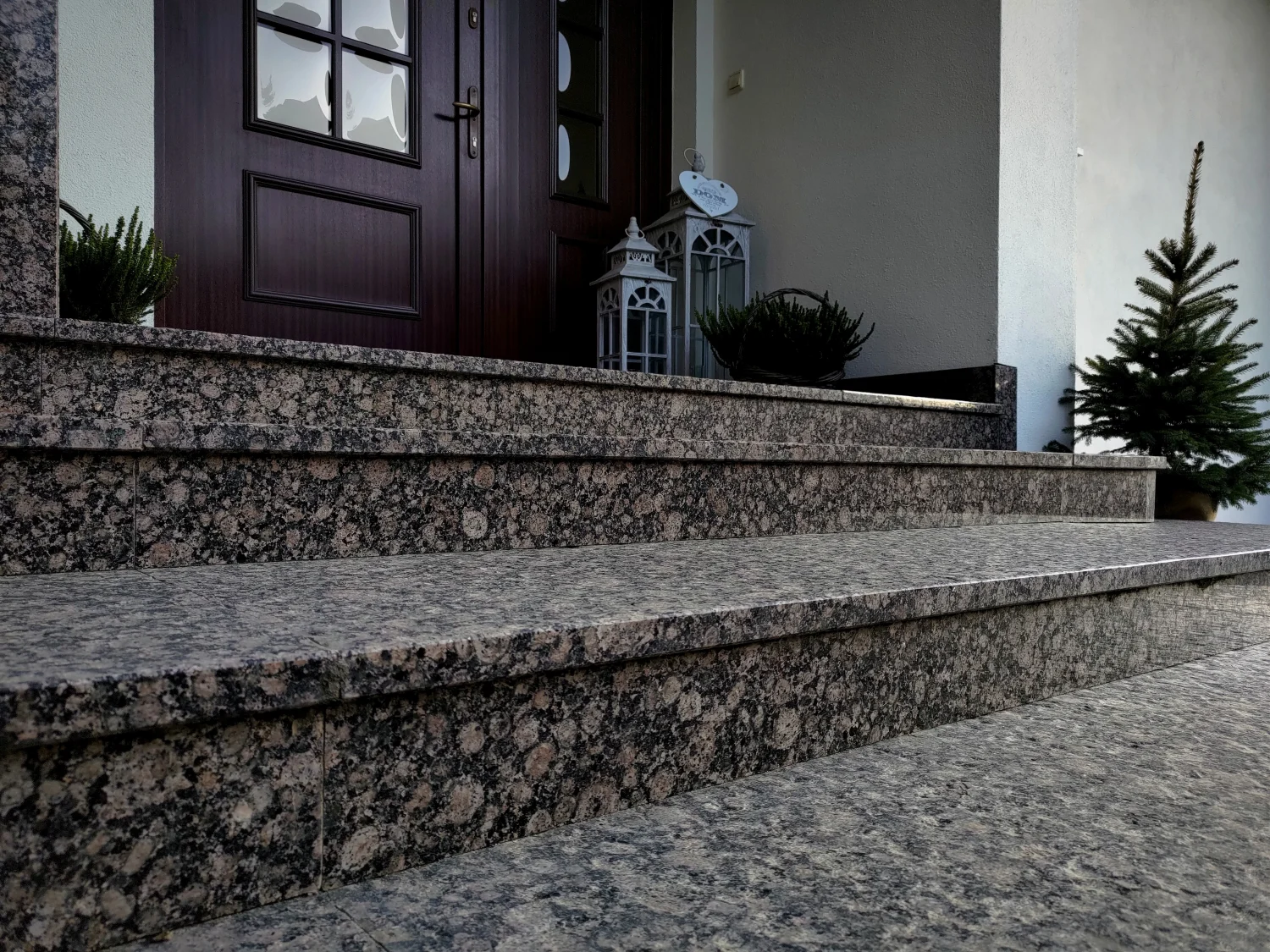 Schody granitowe zewnętrzne Baltic Brown