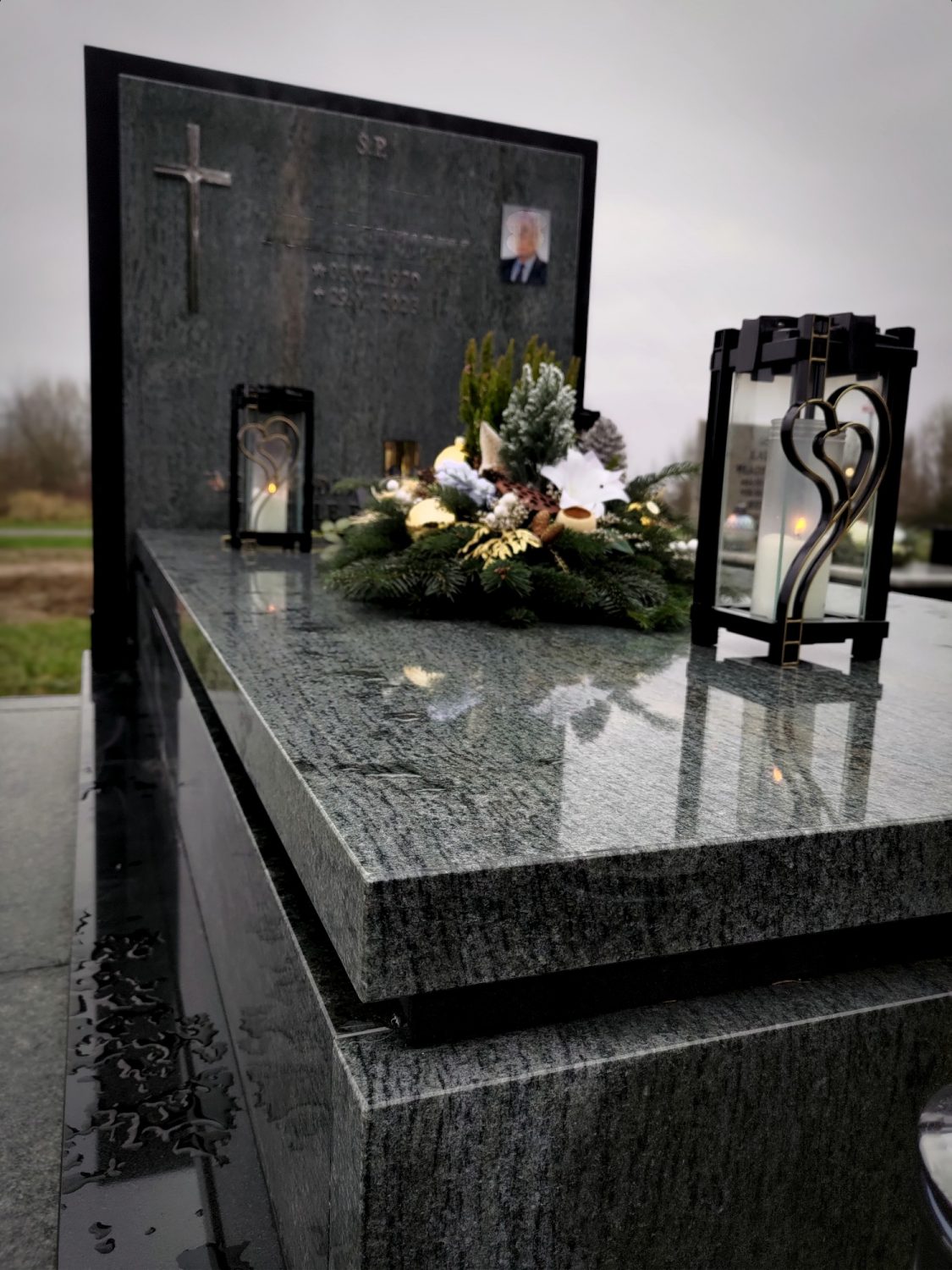 Nagrobek granitowy zielony pojedynczy Lemon Green