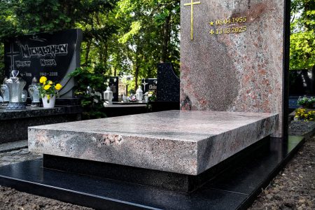 Nagrobki granitowe